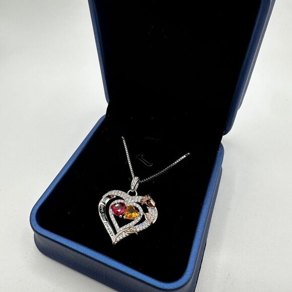 NIB Sterling silver, possibly gold plated, heart necklace with cz diamonds! - Picture 12 of 15